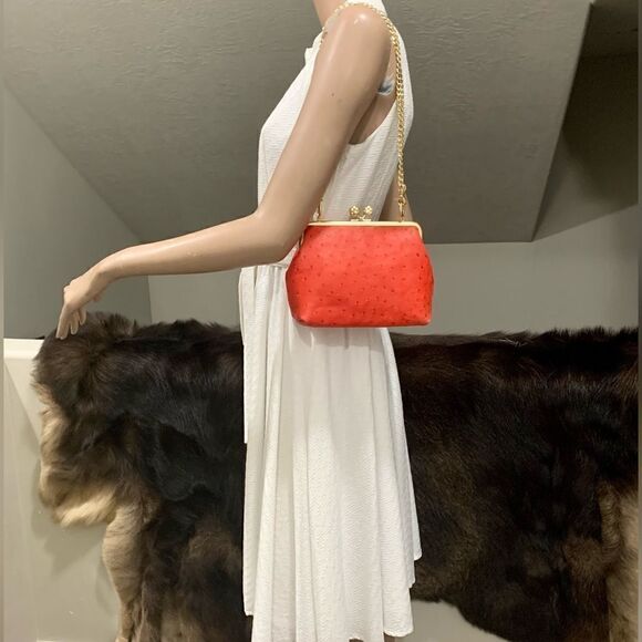 Handmade Genuine Ostrich Textured Leather "Cat paw" Kisslock Wristlet/Crossbody - Picture 5 of 16